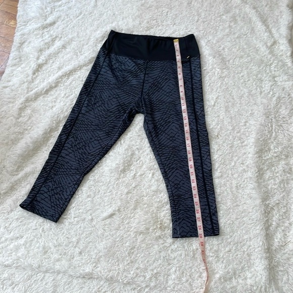 Sam Edelman gray and black capri leggings - Picture 12 of 13